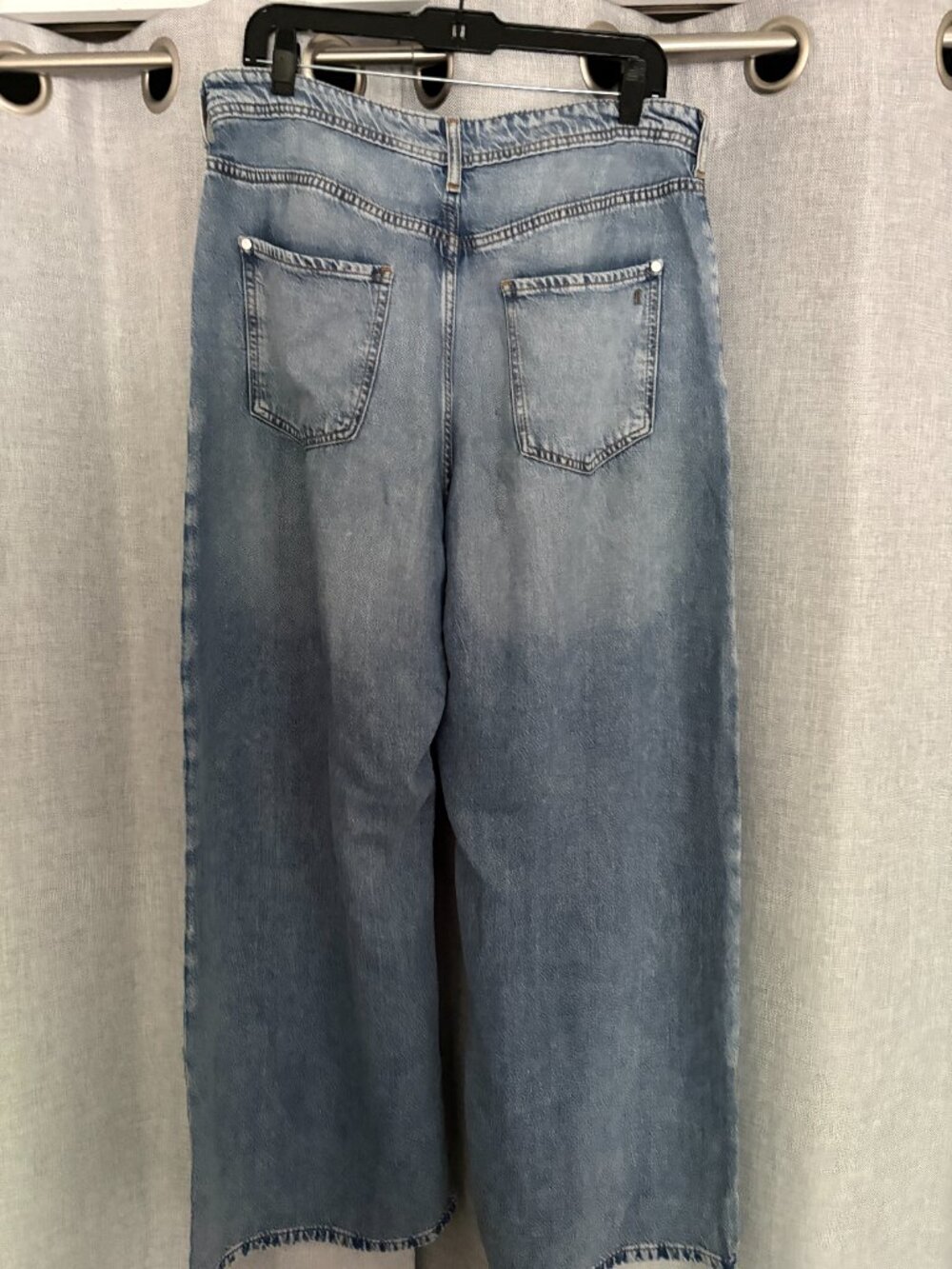 Anthropologie - Pilcro Mid-Rise Wide Leg Jeans - Picture 3 of 7